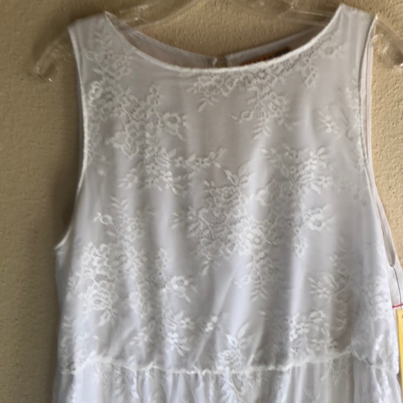 Alice + Olivia Lace Embellished Dress - Picture 3 of 6